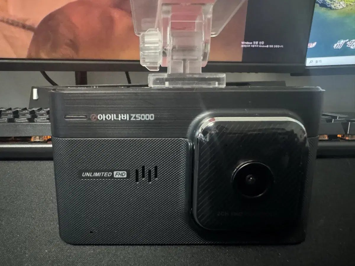 블랙박스 2채널 아이나비 Z5000 FHD 32GB 팝니다. 2591B